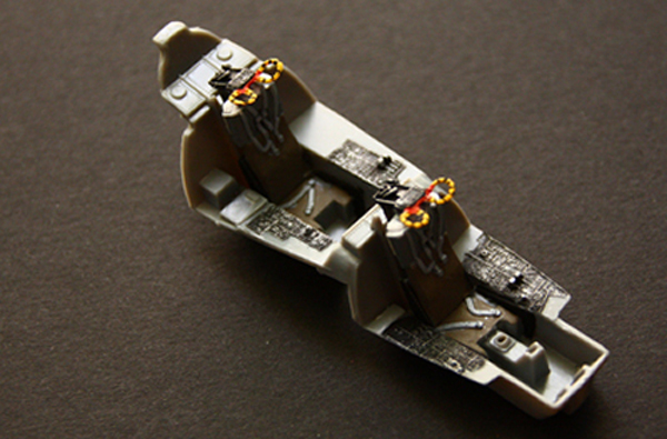 F-4 model 011-c.jpg