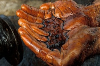 nafta-ruke.jpg